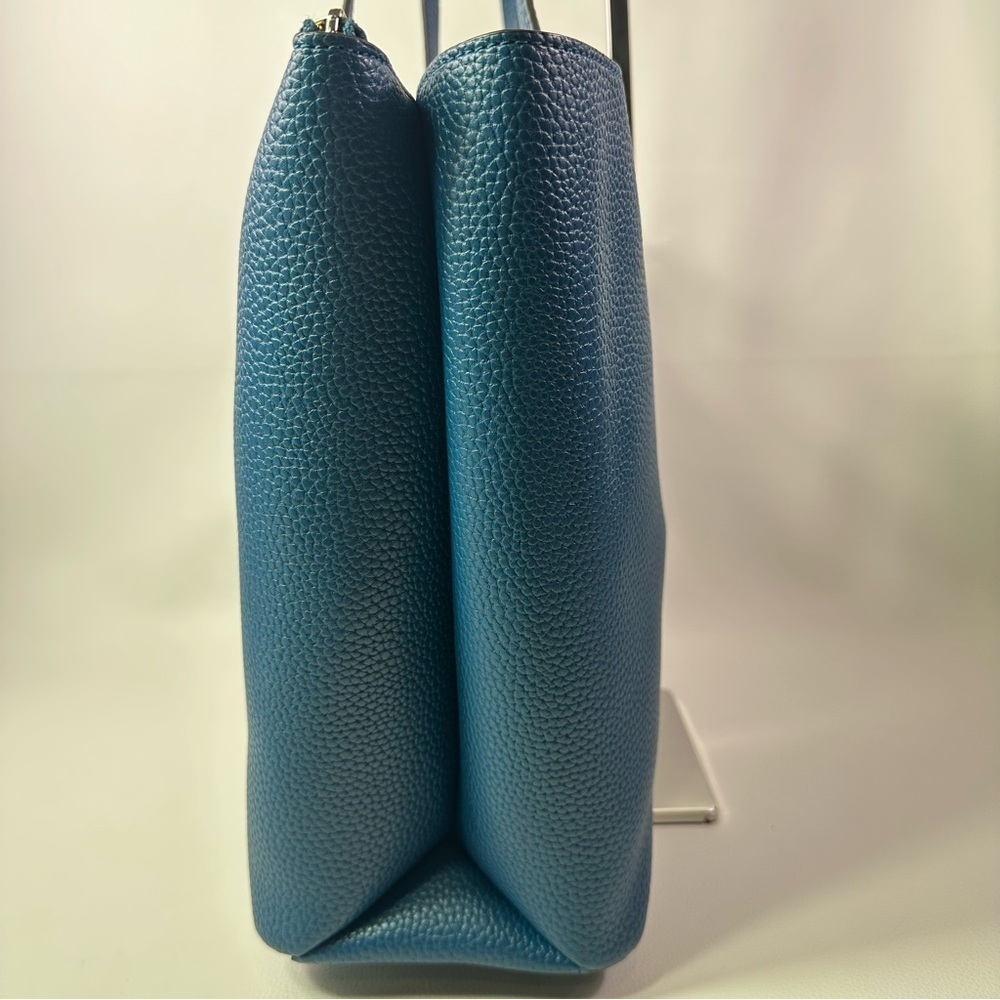 NEW GUESS GIANESSA LEATHER LIKE TOTE IN PETROL - Picture 7 of 10